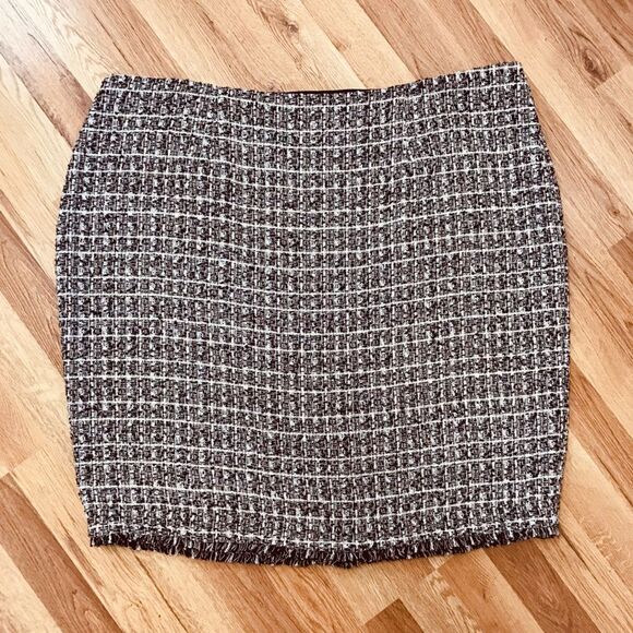 New CALVIN KLEIN Metallic Boucle Tweed Pencil Skirt Knee Length Neutral Size 20W - Picture 3 of 9